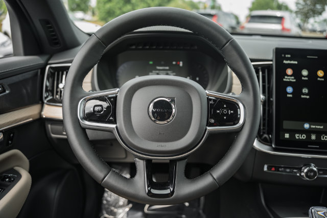 New 2026 Volvo XC90 B6 Plus w/ Protection Package Premier AWD/4WD image 28