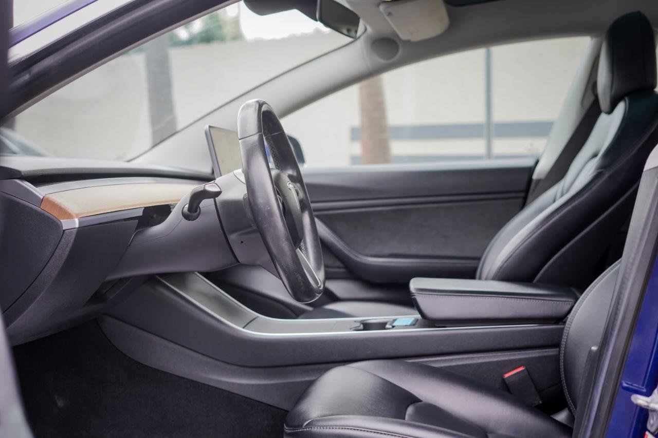 Used 2018 Tesla Model 3 Long Range RWD image 7