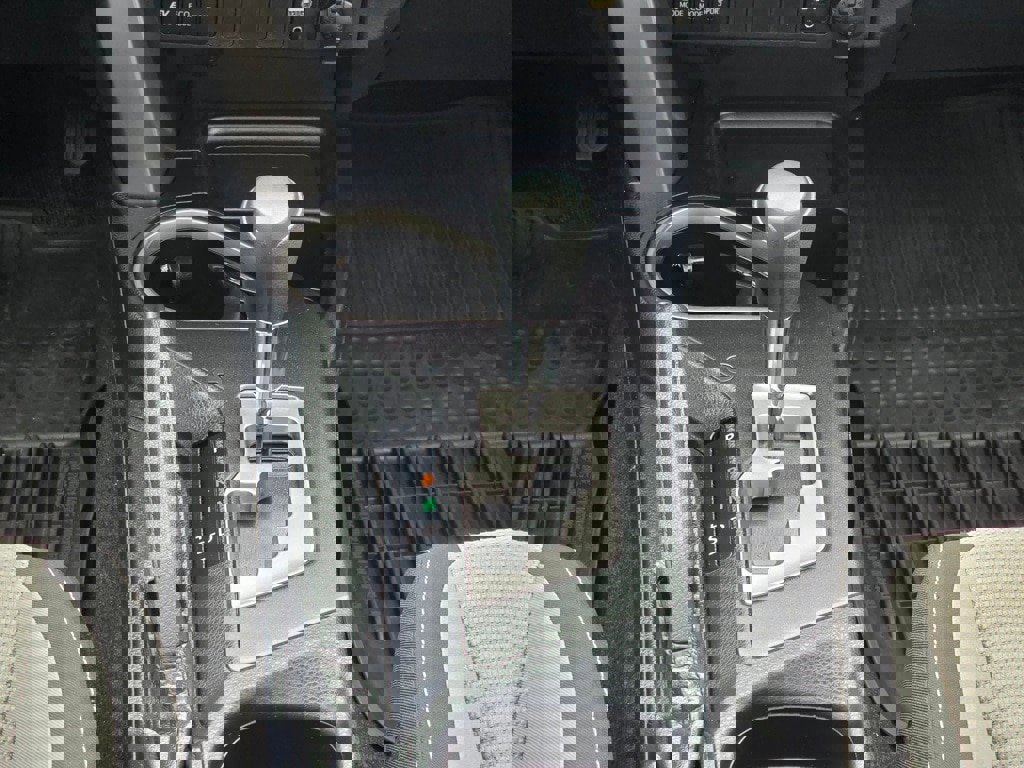 Used 2016 Toyota RAV4 XLE image 17