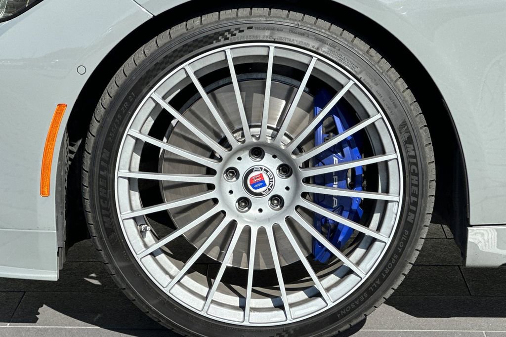 Used 2022 BMW ALPINA B7 xDrive w/ Luxury Rear Seating Package AWD/4WD image 32