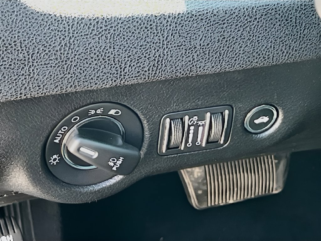 Used 2021 Chrysler 300 Touring L RWD image 10
