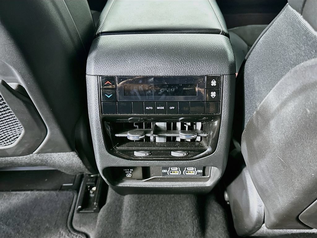Used 2024 Jeep Grand Cherokee L Altitude AWD/4WD image 22