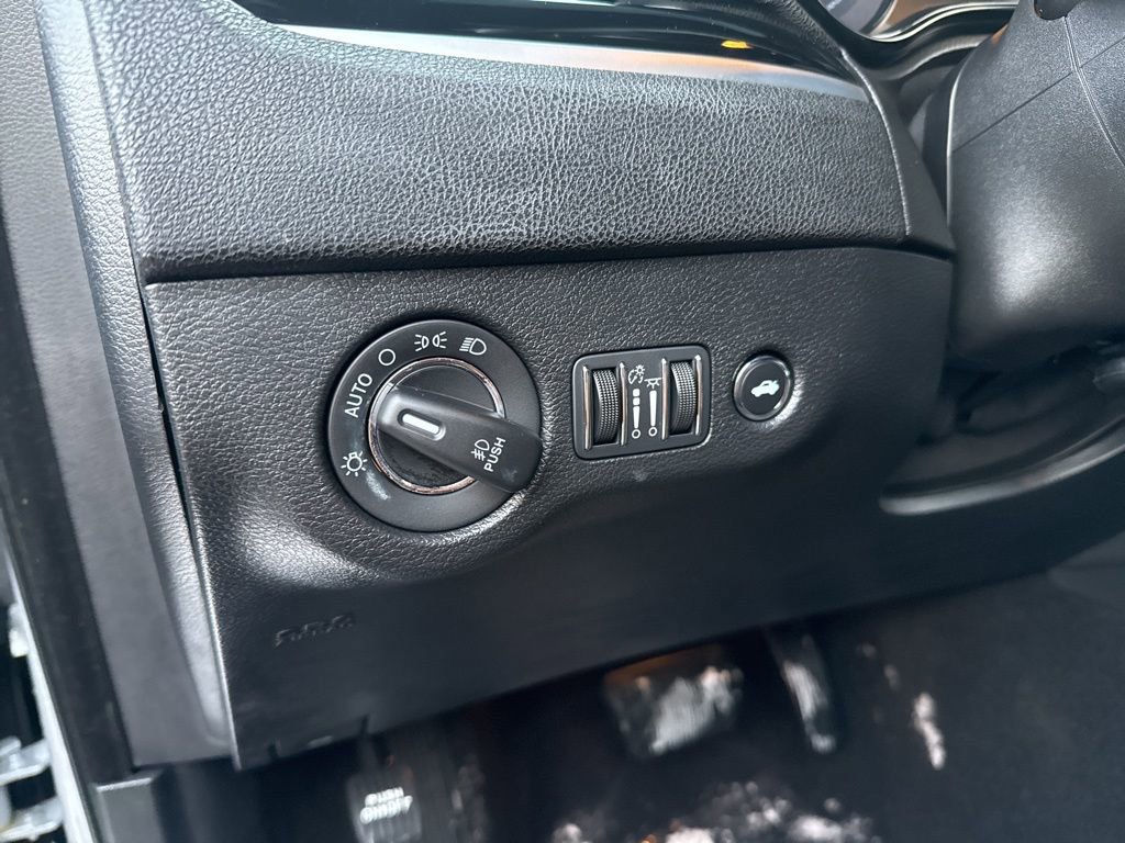 Used 2022 Chrysler 300 S w/ Safetytec Plus Group image 21