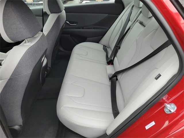 New 2025 Hyundai Elantra Limited image 22