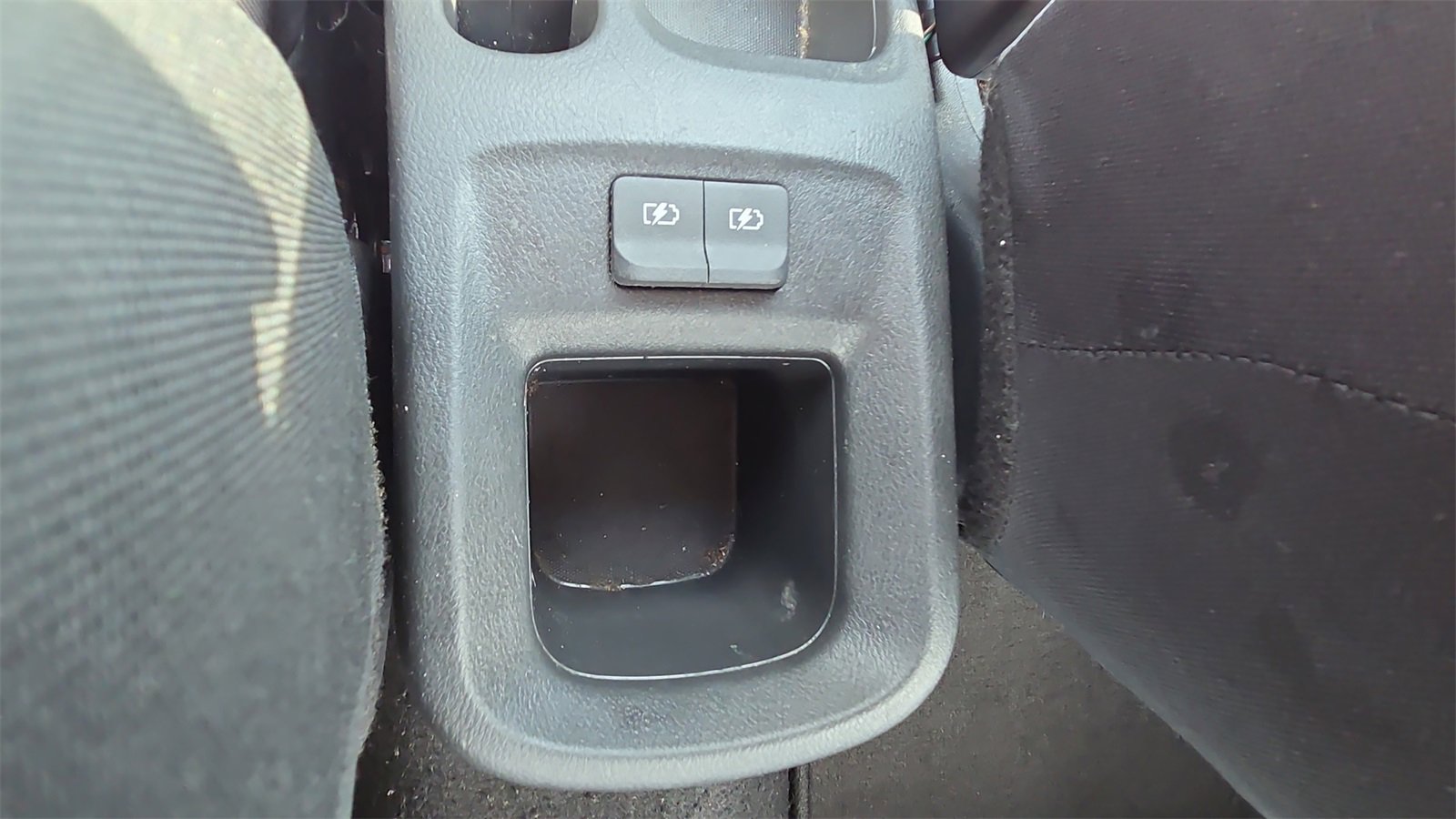 Used 2025 Nissan Versa S w/ S Plus Package image 28