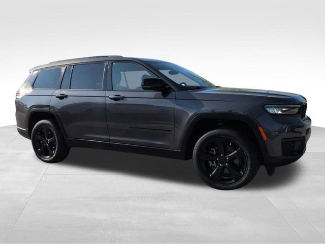Certified 2022 Jeep Grand Cherokee L Laredo image 1