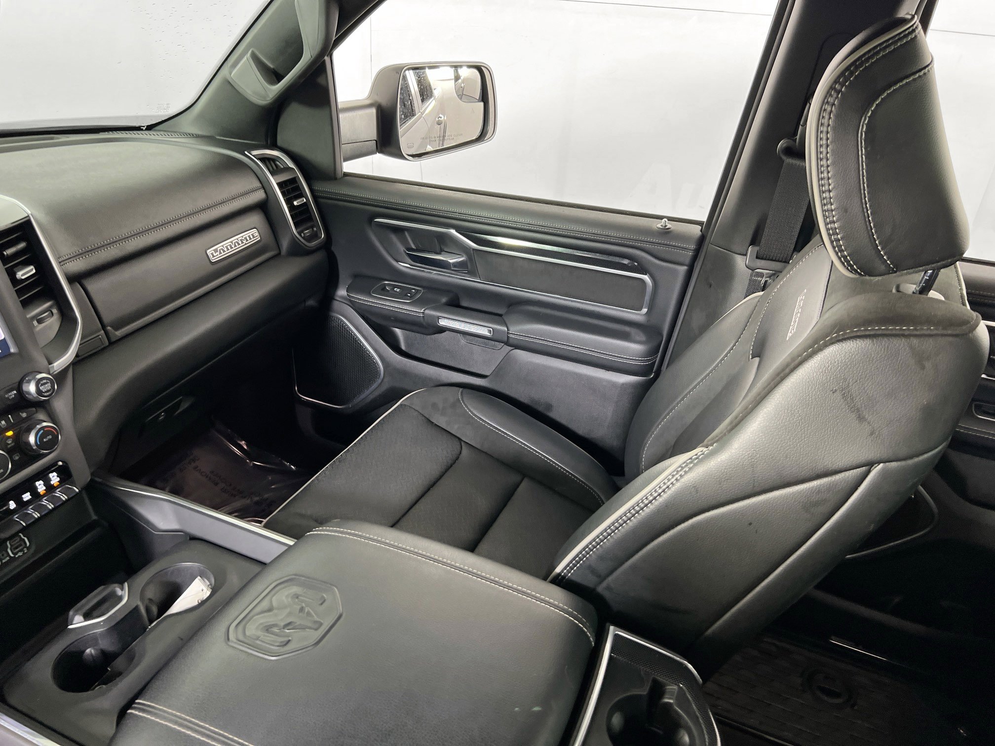 Used 2022 RAM 1500 Laramie w/ Sport Appearance Package image 22