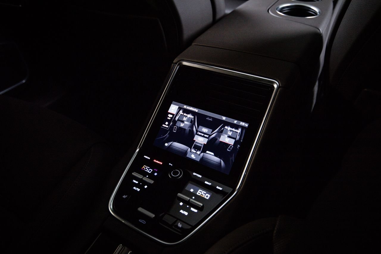 Certified 2023 Porsche Panamera 4 Platinum Edition AWD/4WD image 20
