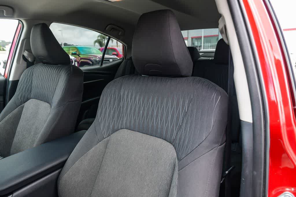 Used 2025 Toyota Camry LE FWD image 17