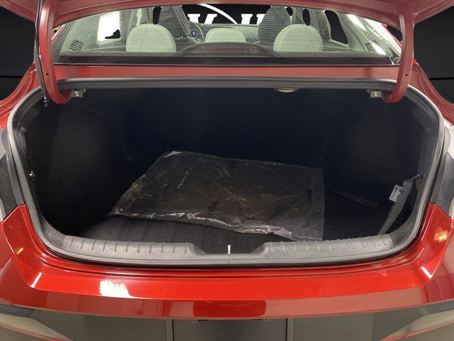 Certified 2025 Hyundai Elantra Limited image 16