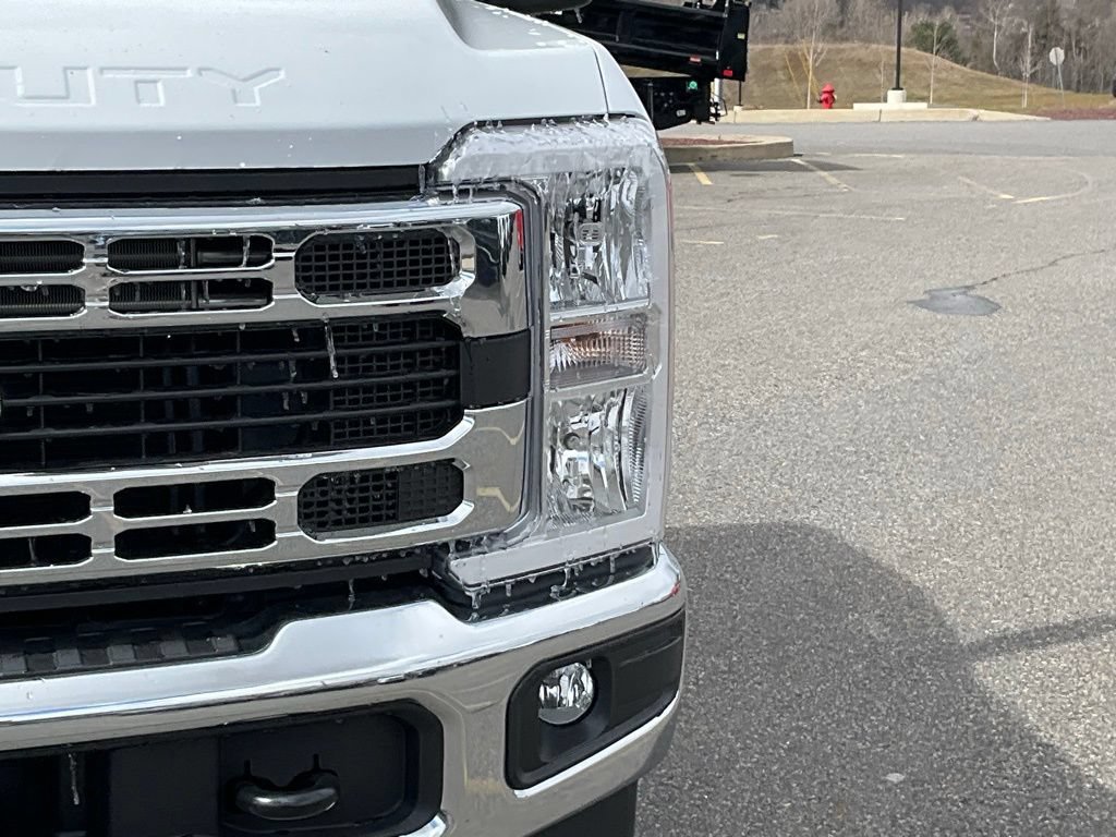 New 2026 Ford F350 XL w/ XL Chrome Package AWD/4WD image 2