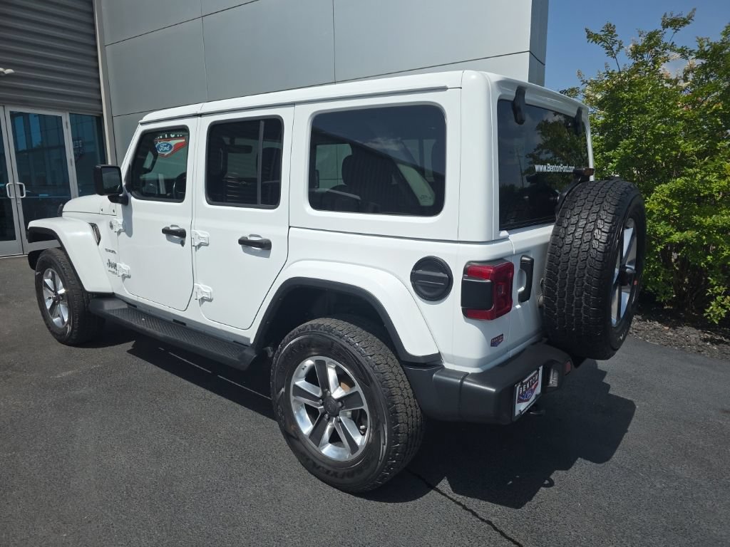 Used 2022 Jeep Wrangler Unlimited Sahara w/ LED Lighting Group AWD/4WD image 11