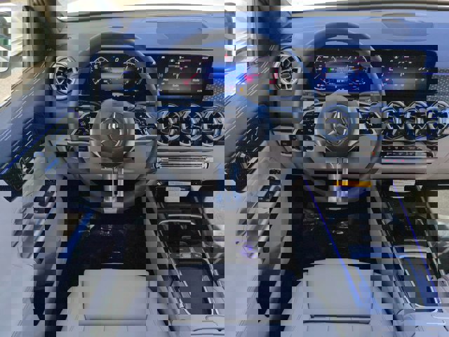 Used 2025 Mercedes-Benz GLB 250 image 16
