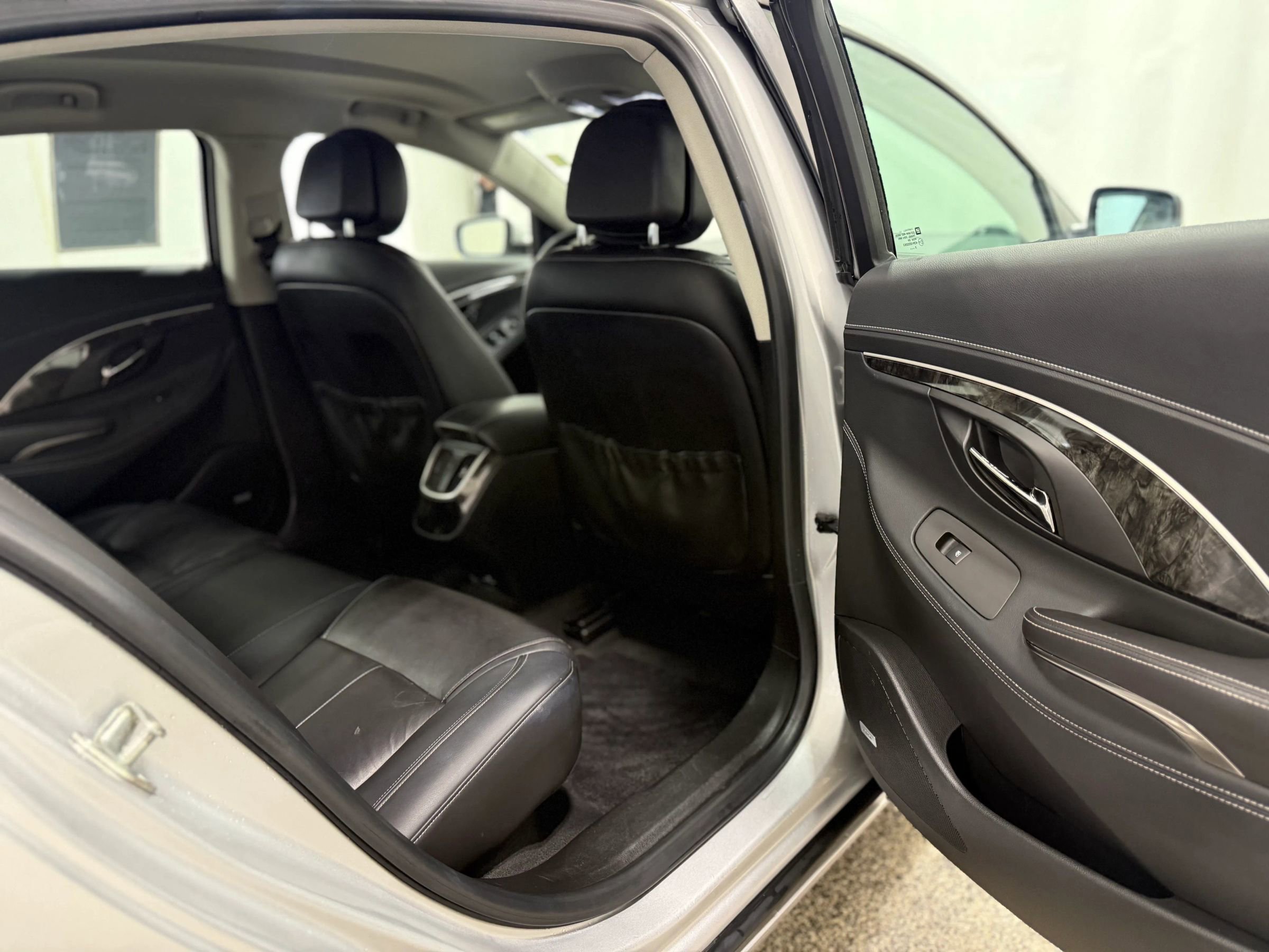 Used 2014 Buick LaCrosse Leather w/ Driver Confidence Package image 29