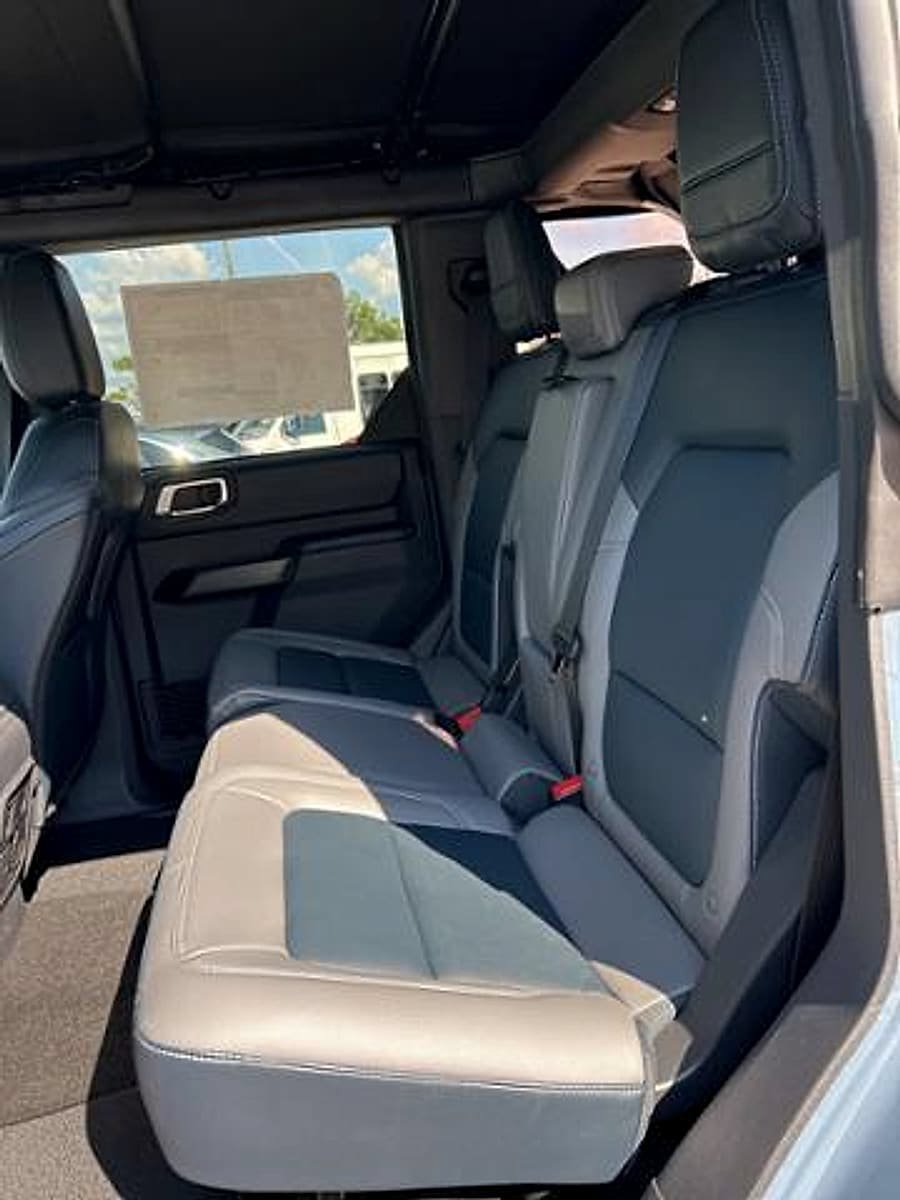 New 2024 Ford Bronco Outer Banks w/ Sasquatch Package AWD/4WD image 39