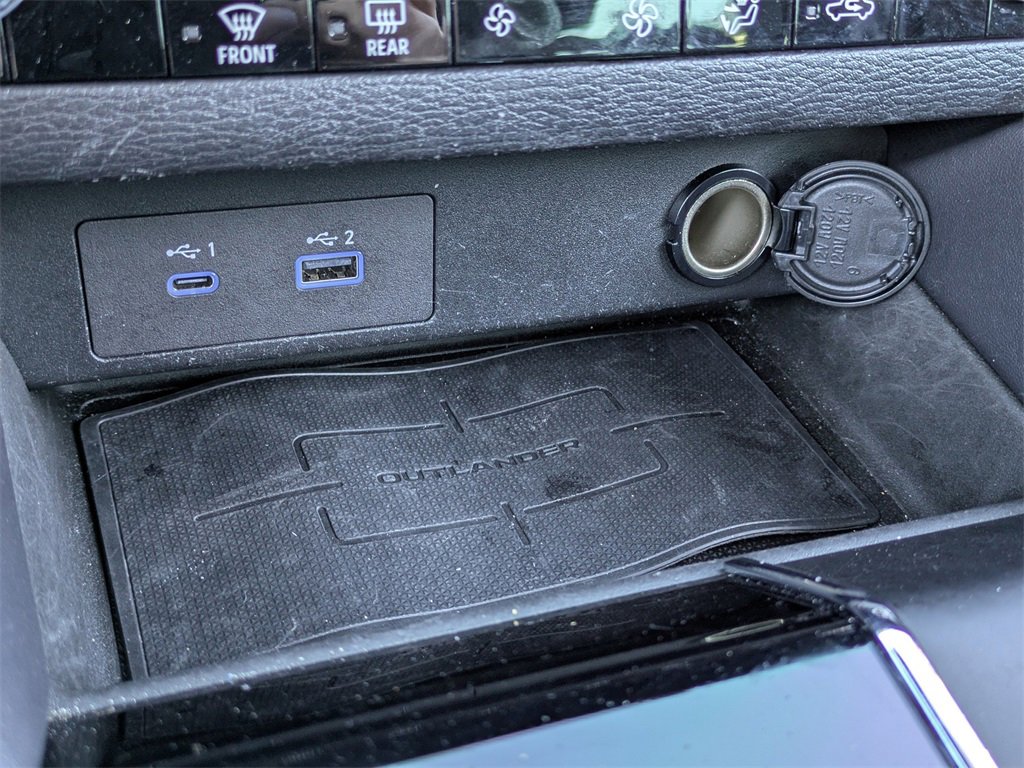 Used 2023 Mitsubishi Outlander SE image 22