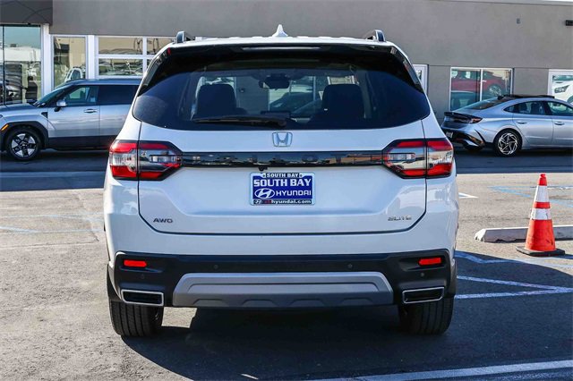 Used 2023 Honda Pilot Elite image 5