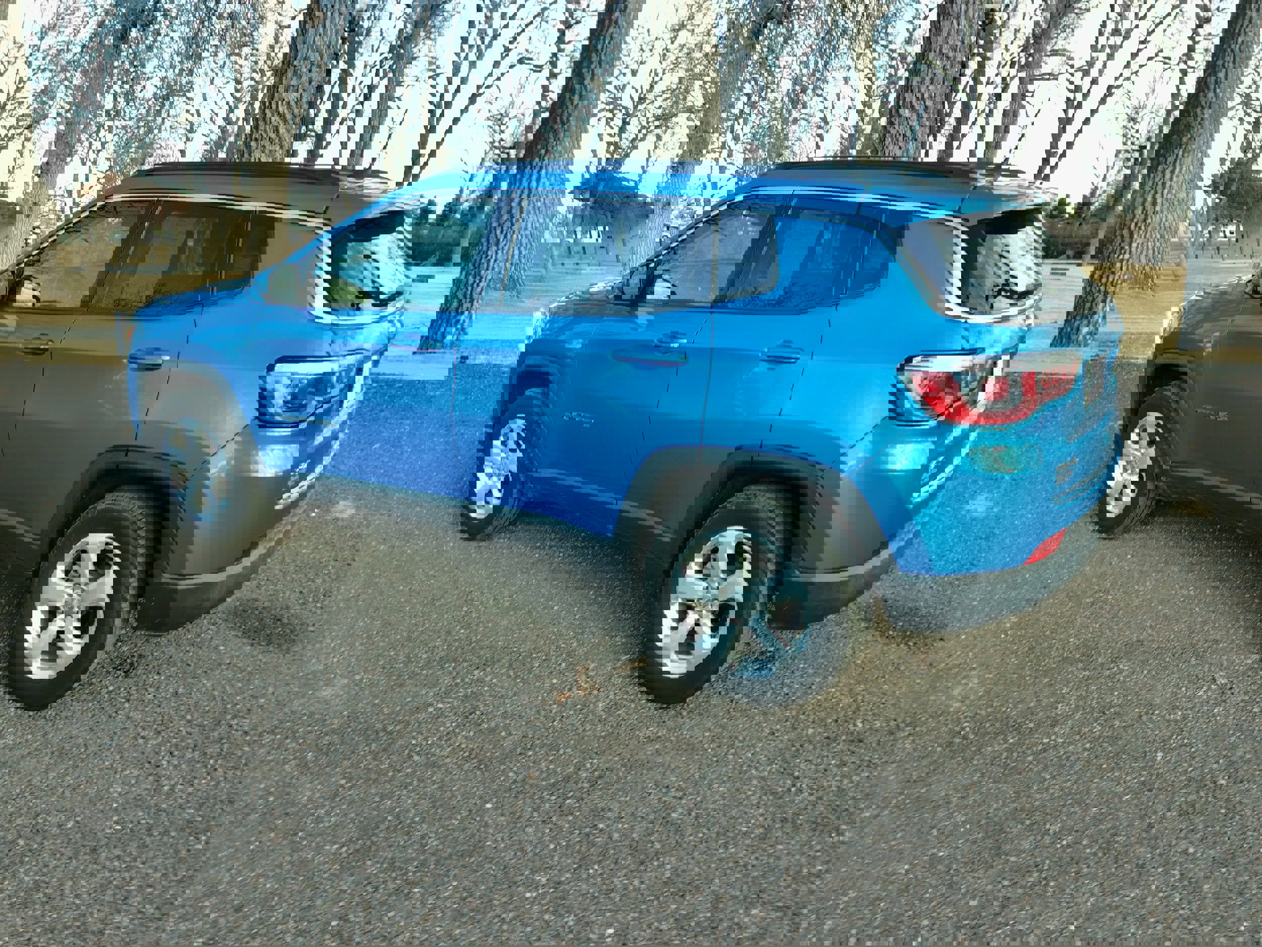 Used 2017 Jeep Compass Latitude w/ Popular Equipment Group image 5