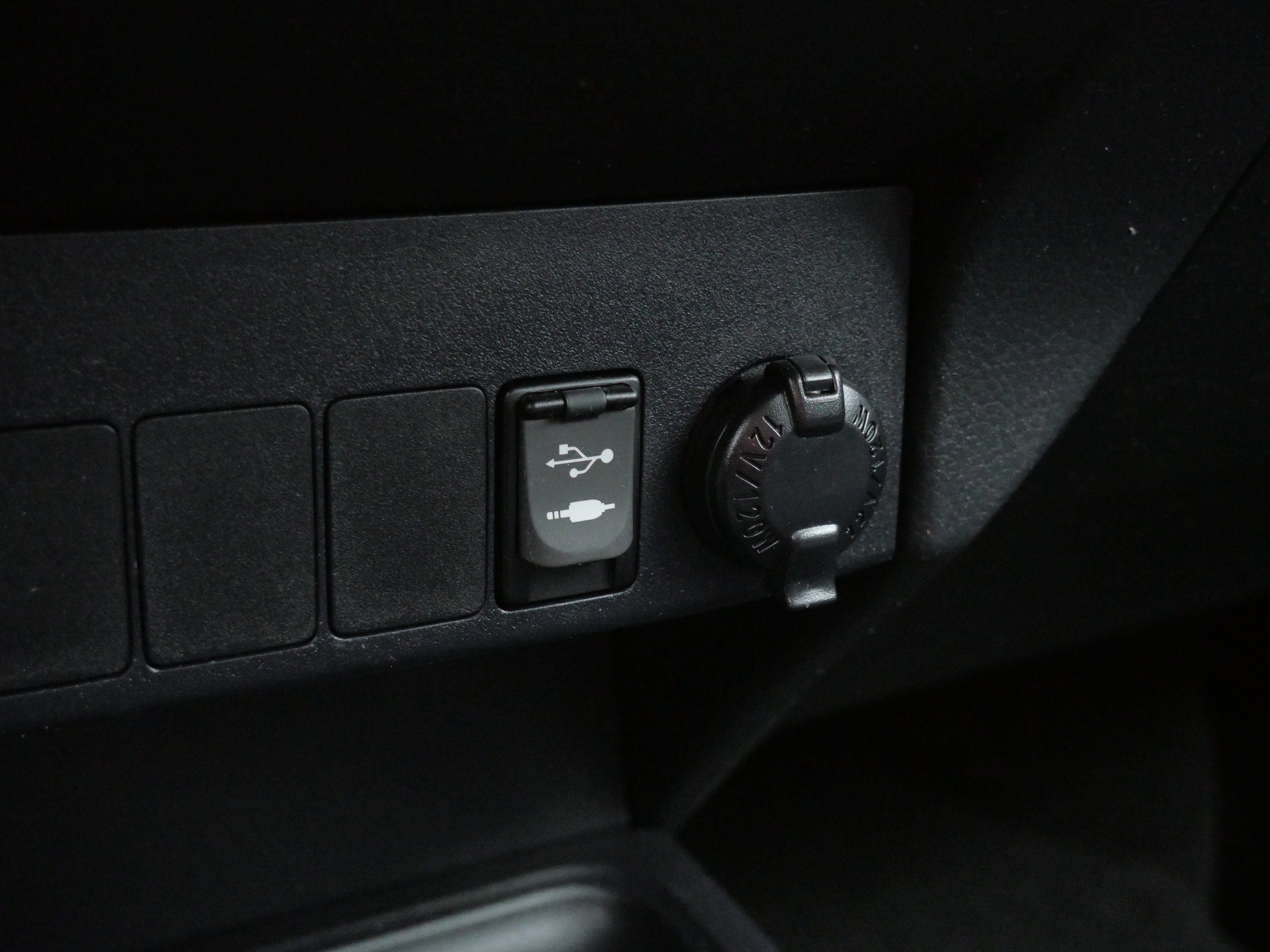 Used 2015 Toyota RAV4 XLE image 31