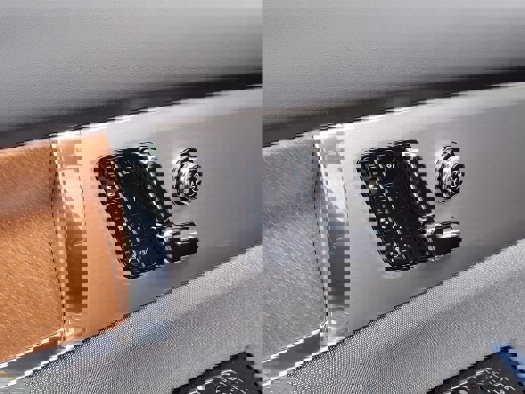 New 2026 Cadillac Vistiq Premium Luxury w/ LPO, Floor Liner Package image 17