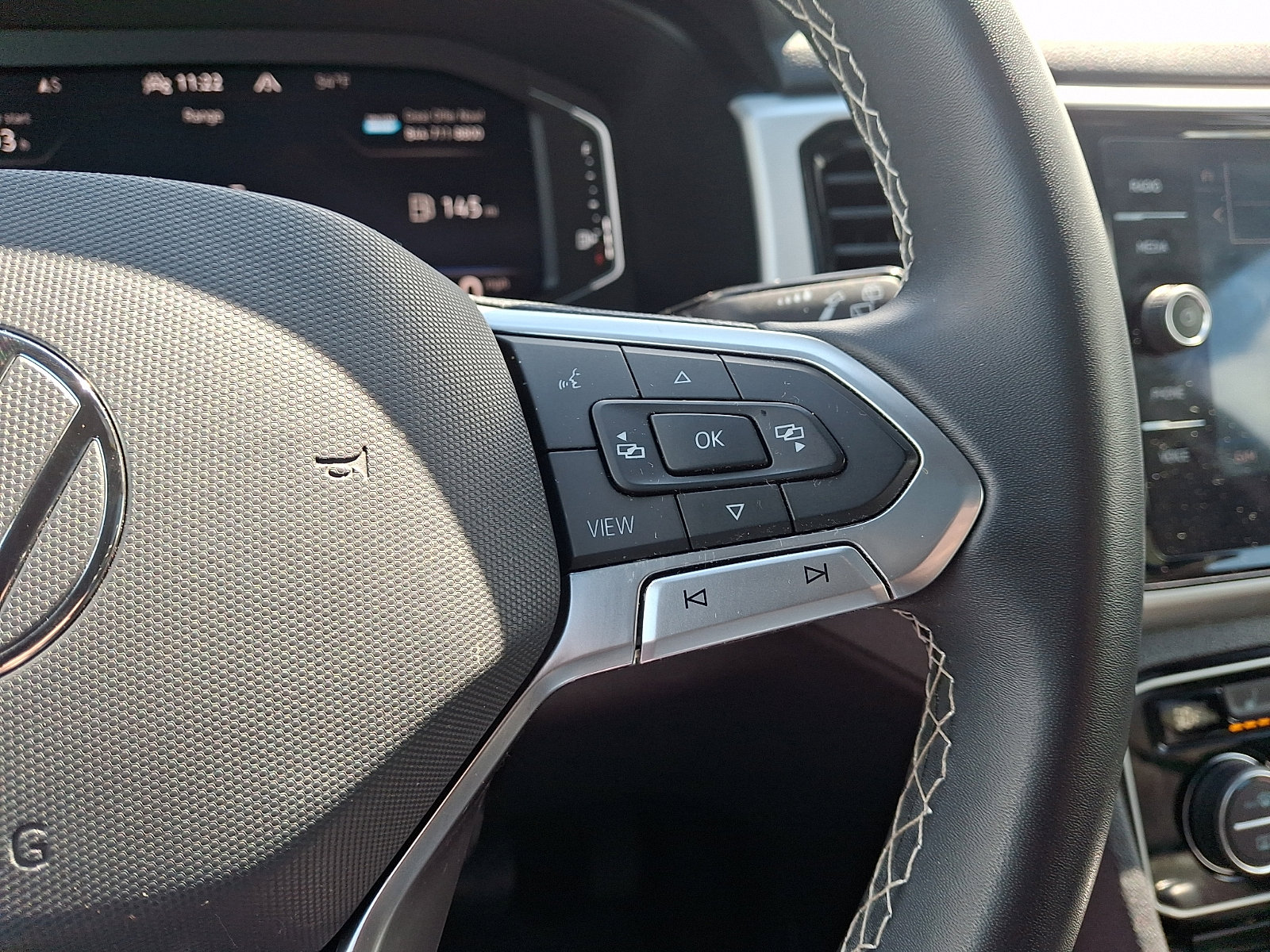 Certified 2022 Volkswagen Atlas Cross Sport SE w/ Panoramic Sunroof Package image 21