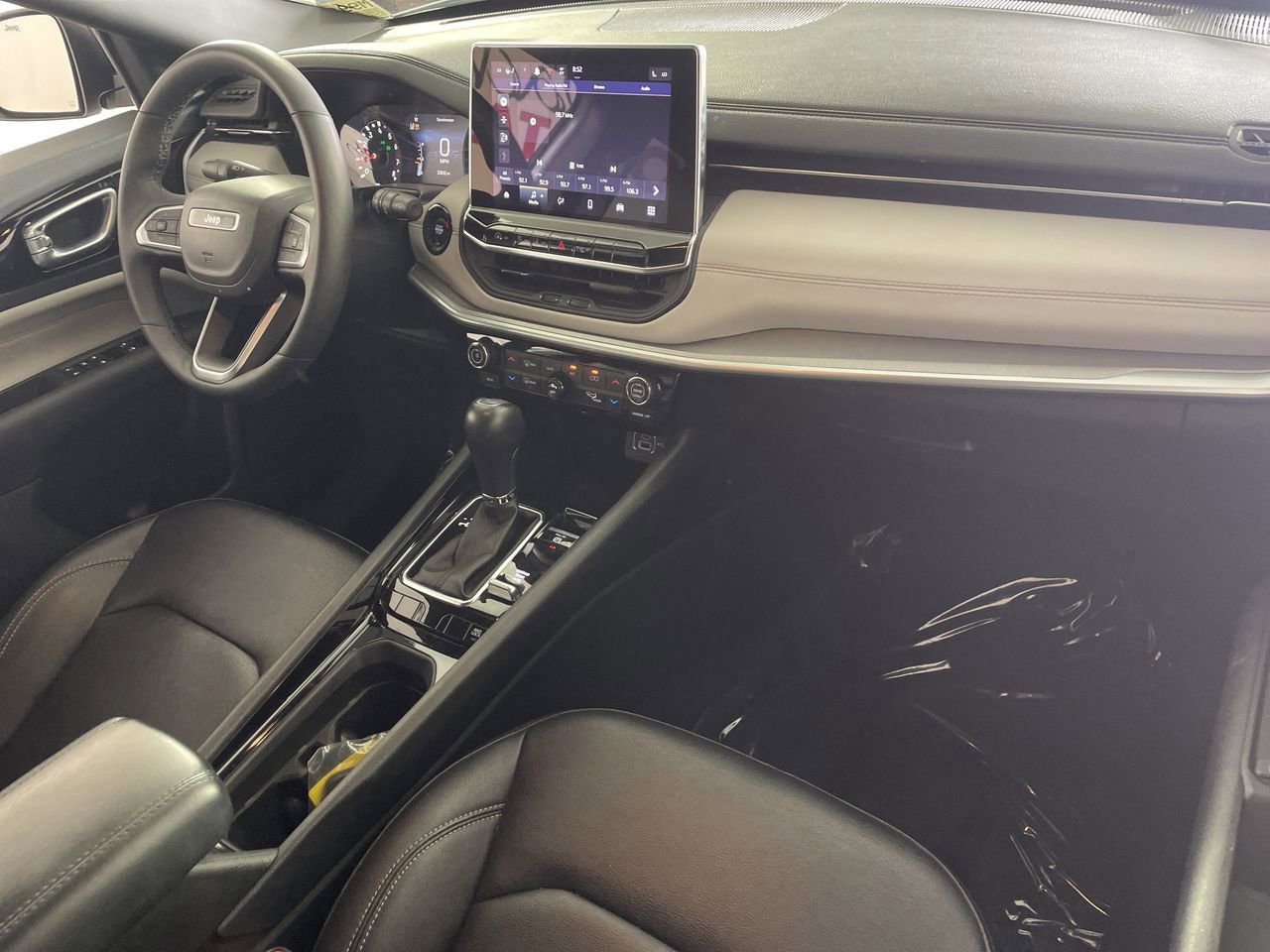 Used 2025 Jeep Compass Limited AWD/4WD image 25