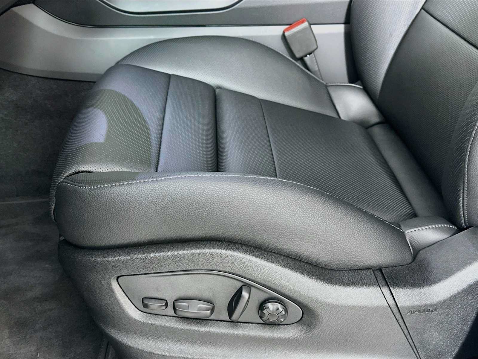 New 2026 Porsche Cayenne AWD/4WD image 12