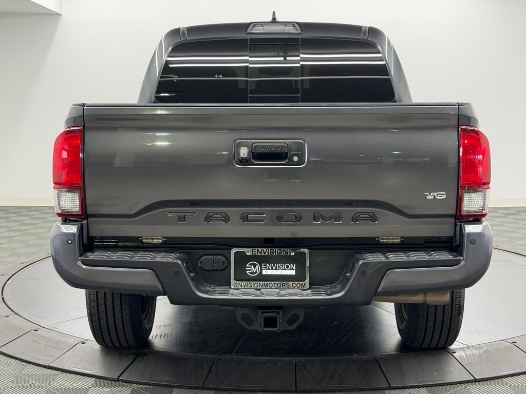 Used 2018 Toyota Tacoma TRD Sport w/ Technology Package RWD image 11