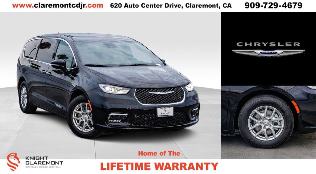 New 2026 Chrysler Pacifica Select