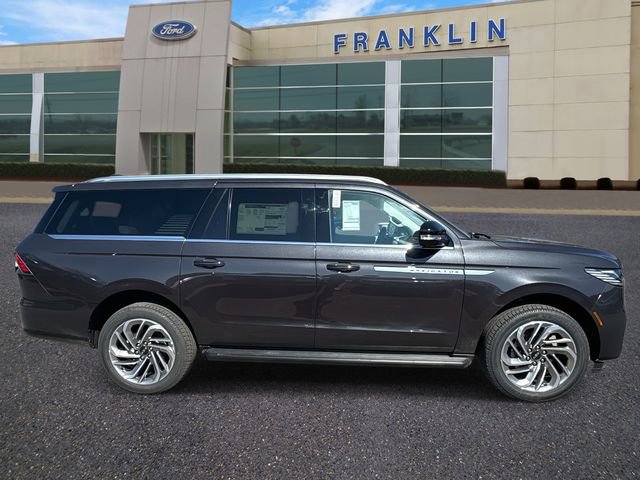 New 2026 Lincoln Navigator L Premier image 8