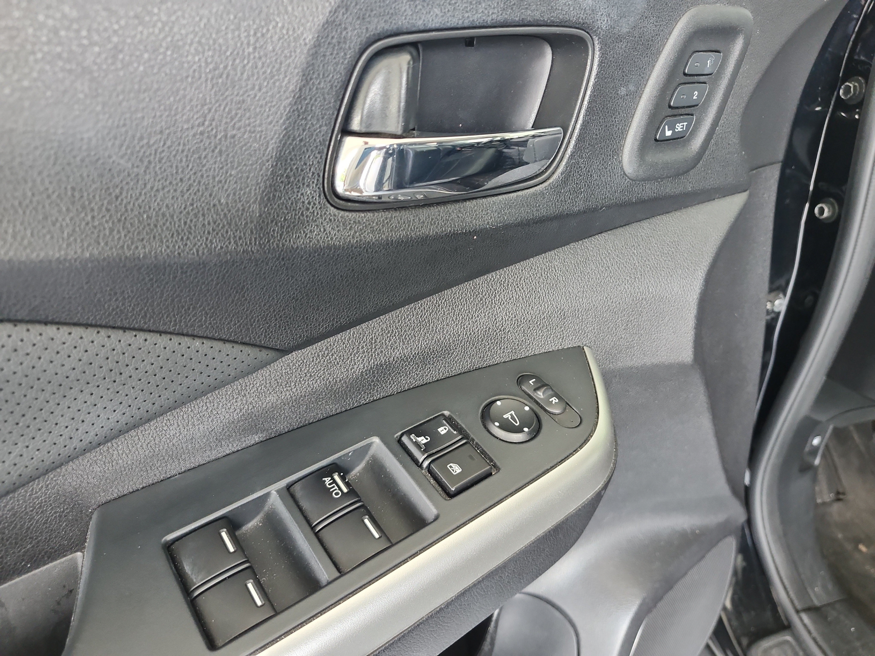 Used 2015 Honda CR-V Touring image 16