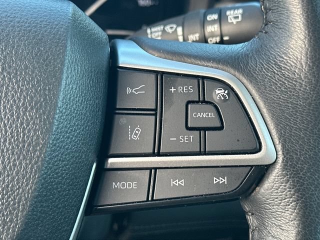 Used 2025 Toyota Sienna XLE FWD image 20