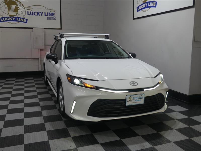 Used 2025 Toyota Camry LE FWD image 5