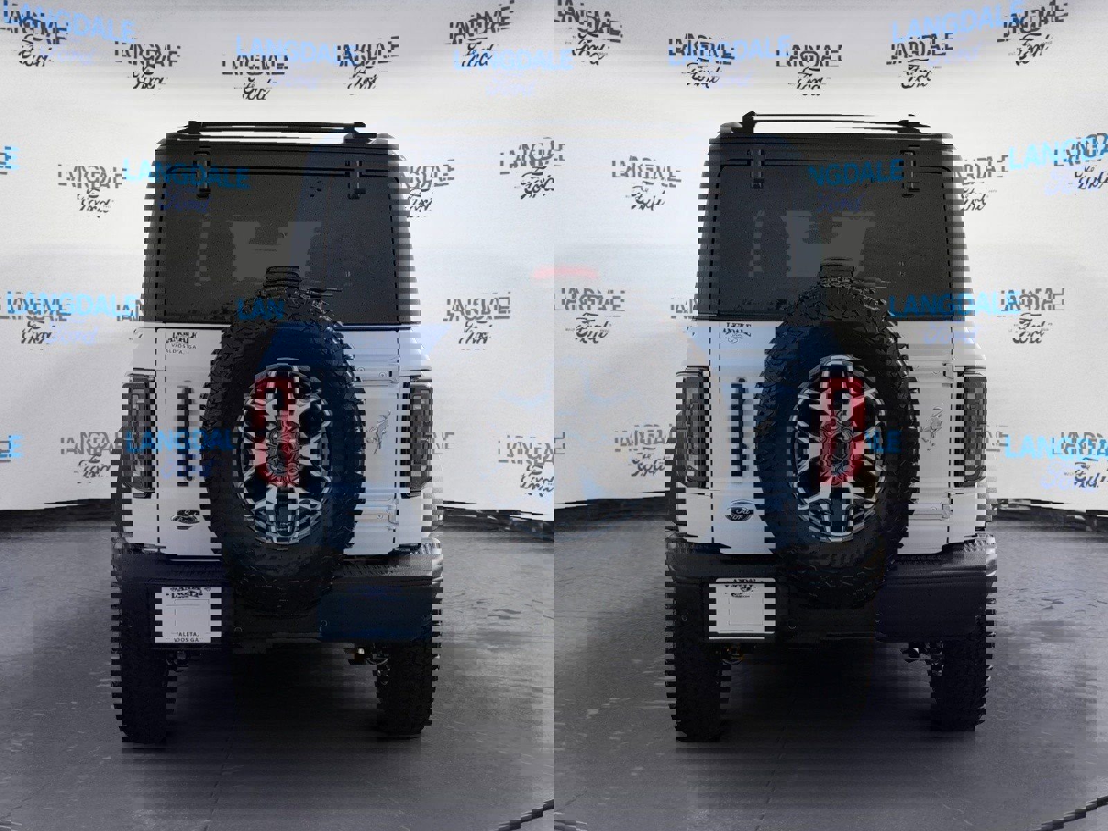 Used 2024 Ford Bronco Badlands image 8