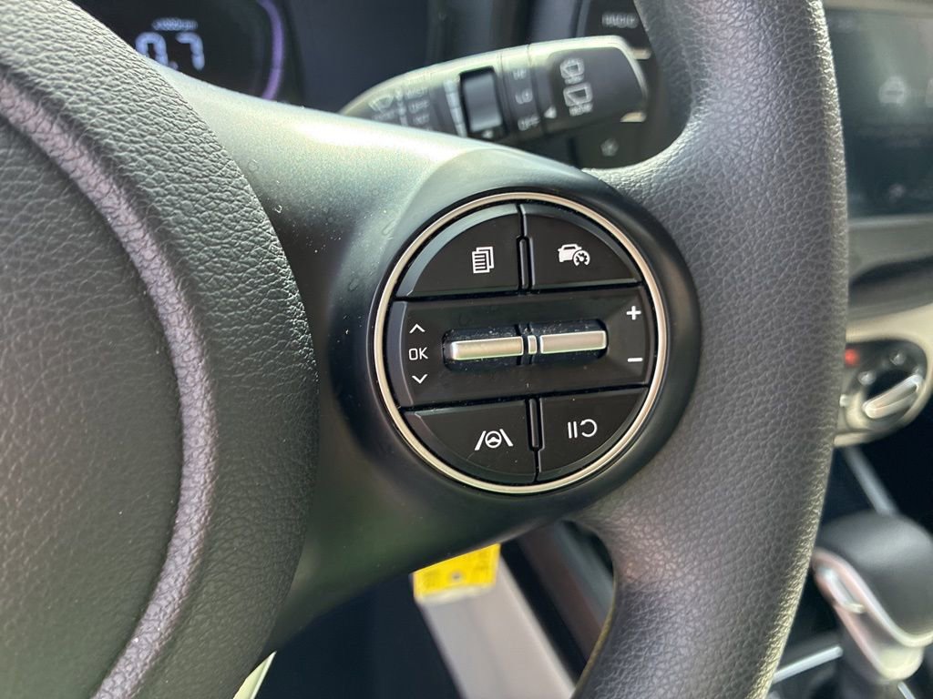 Certified 2025 Kia Soul LX w/ LX Technology Package FWD image 23