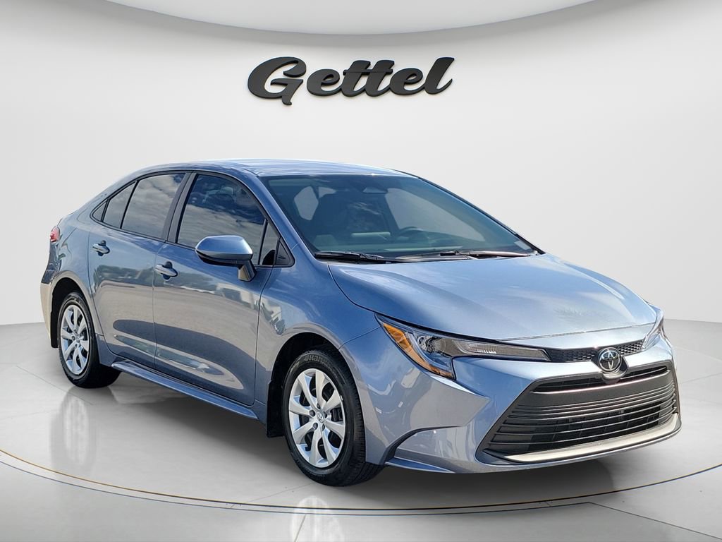 Certified 2025 Toyota Corolla LE FWD image 3