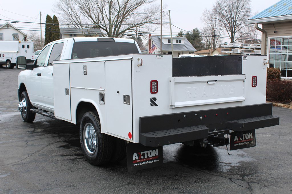Used 2024 RAM 3500 Tradesman w/ Chrome Appearance Group image 4