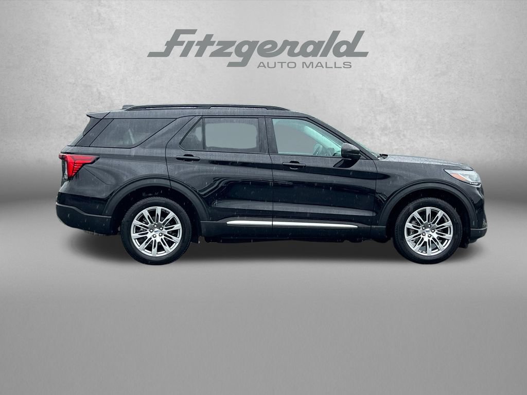 Used 2025 Ford Explorer Active w/ Active Comfort Package AWD/4WD image 3