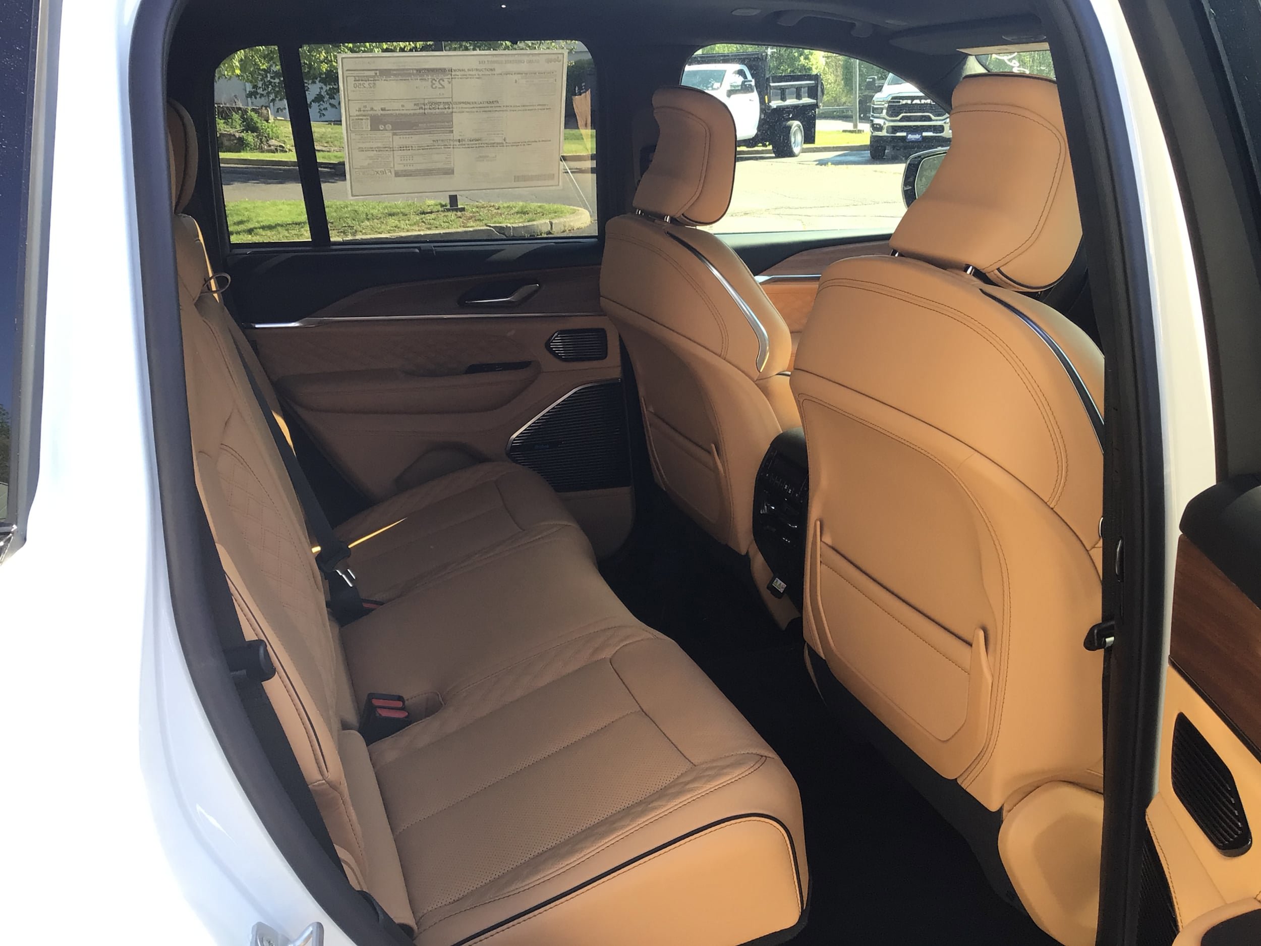 New 2026 Jeep Grand Cherokee Summit AWD/4WD image 8