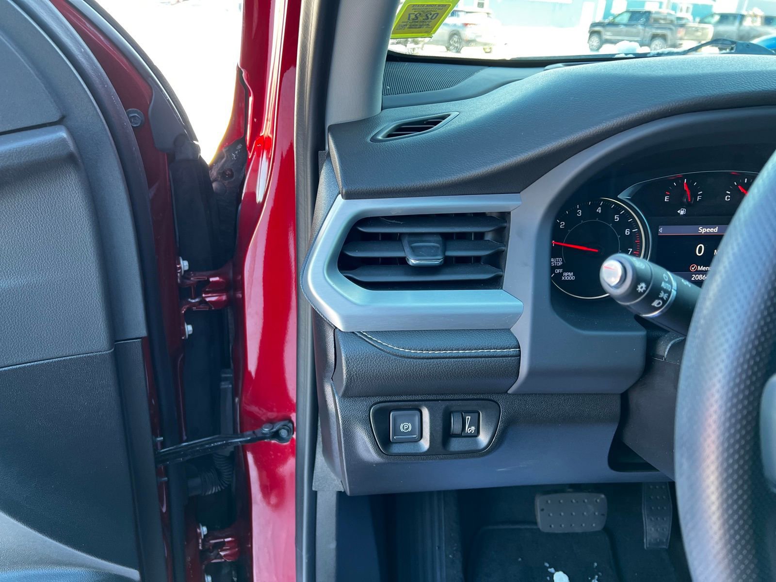 Used 2023 GMC Acadia SLE w/ Driver Convenience Package image 15