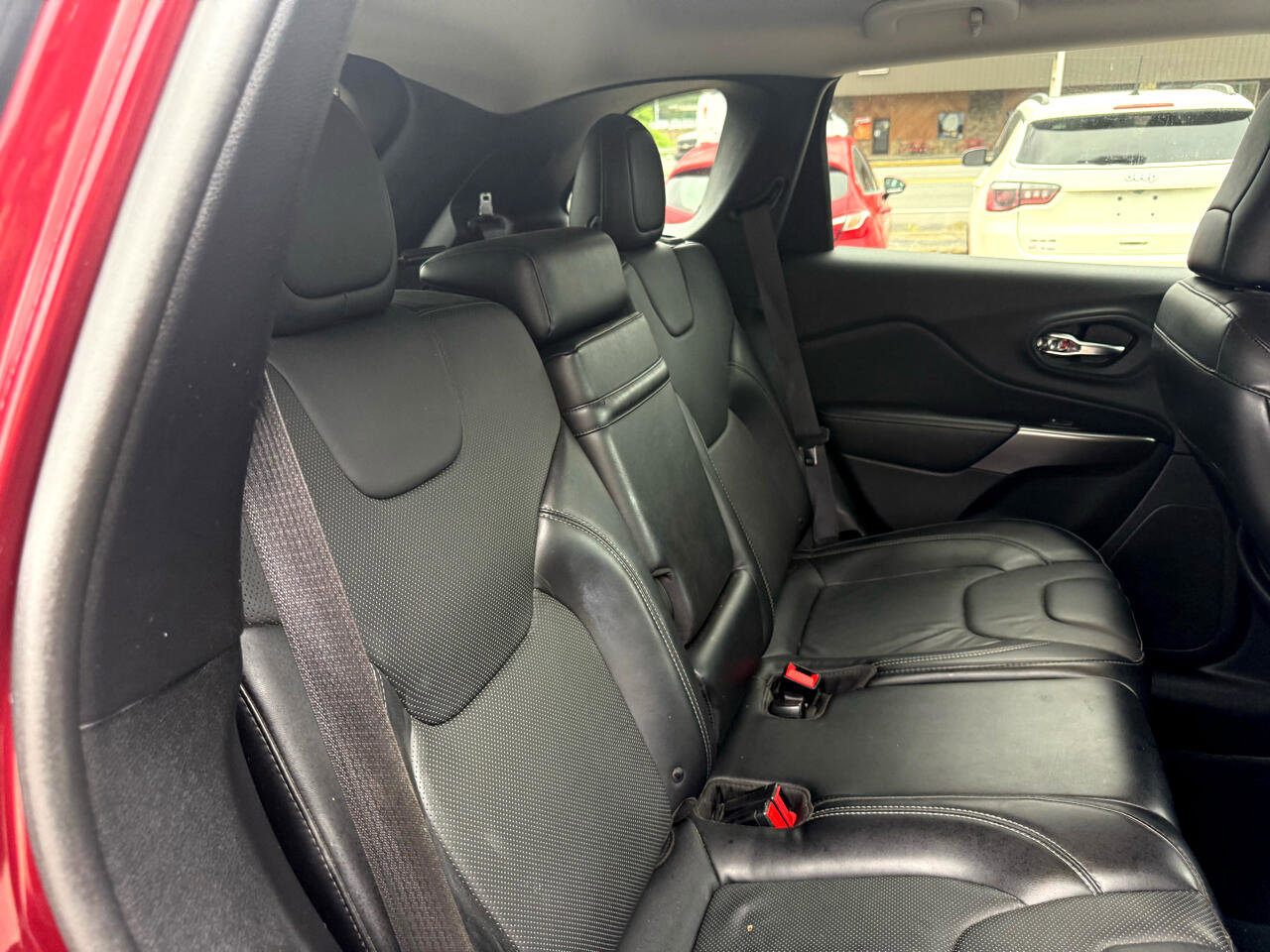 Used 2019 Jeep Cherokee Limited image 48