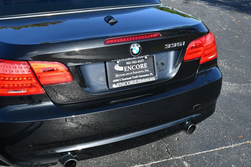 Used 2011 BMW 335i Convertible image 13