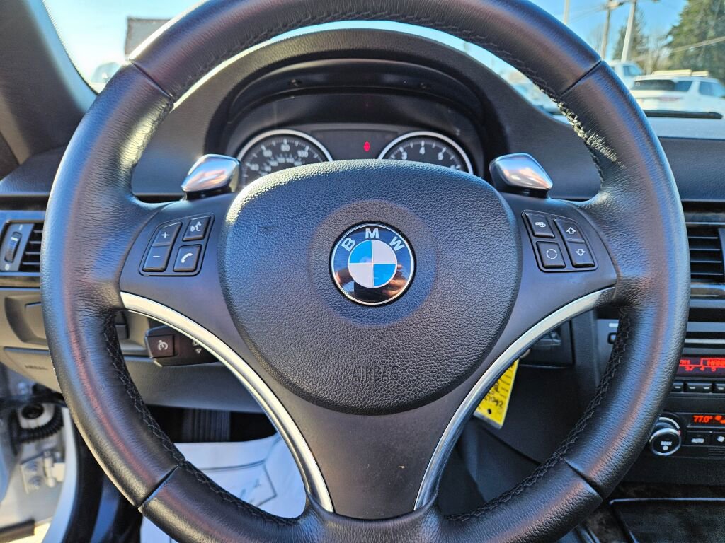 Used 2009 BMW 328i Convertible image 16