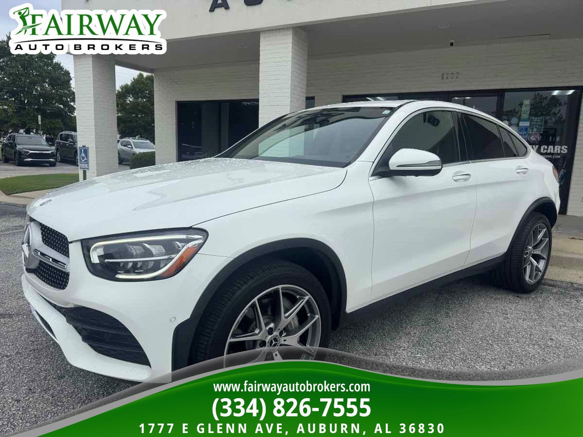 Used 2023 Mercedes-Benz GLC 300 4MATIC Coupe image 2