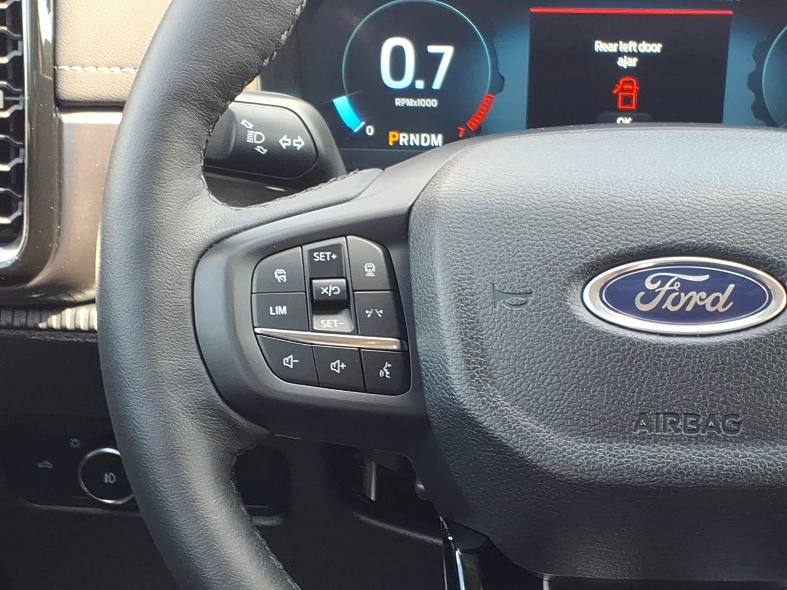 Used 2026 Ford Ranger Lariat w/ FX4 Off-Road Package AWD/4WD image 11