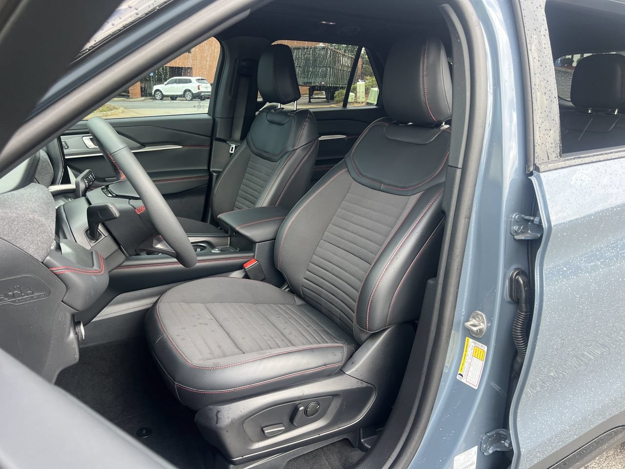 New 2026 Ford Explorer ST-Line w/ ST-Line Street Pack AWD/4WD image 17