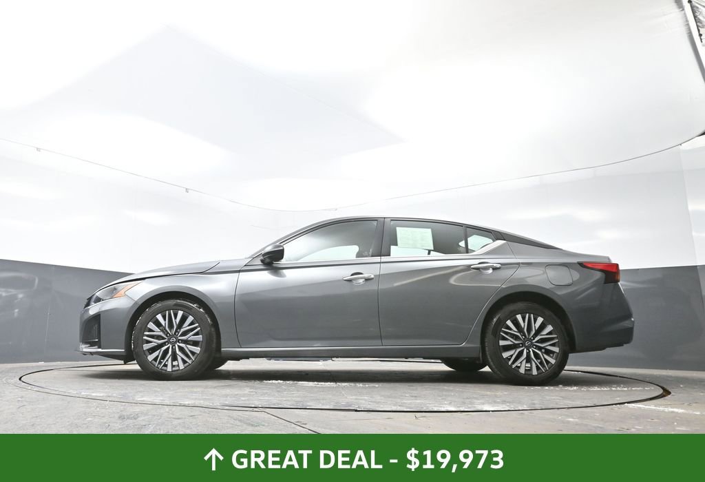Used 2024 Nissan Altima 2.5 SV image 55