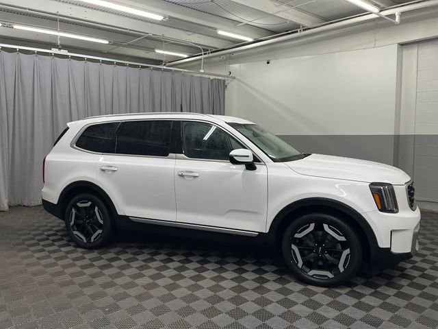 Certified 2023 Kia Telluride S AWD/4WD image 3