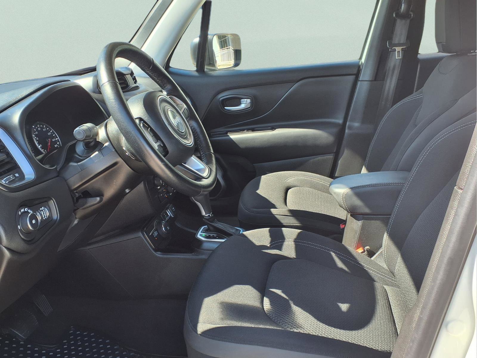 Used 2023 Jeep Renegade Latitude w/ Premium Group AWD/4WD image 12