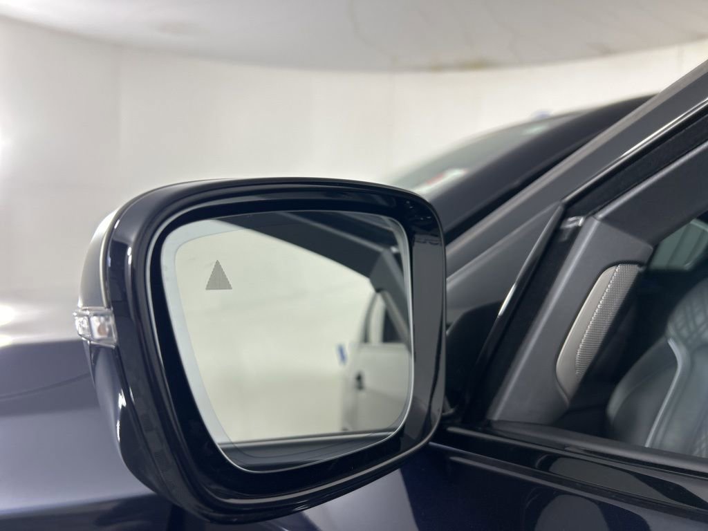 Used 2022 BMW M550i xDrive image 20